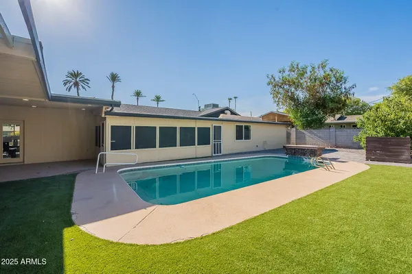 $1,025,000 | 7637 North 7th Avenue, Phoenix, AZ 85021