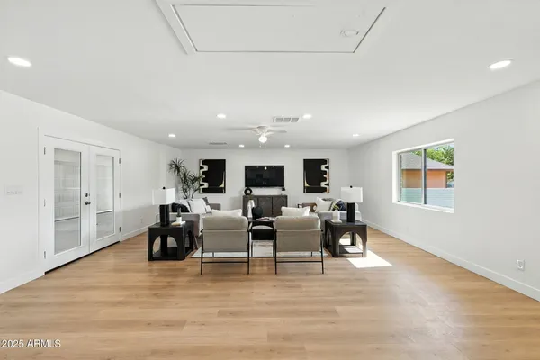 $1,025,000 | 7637 North 7th Avenue, Phoenix, AZ 85021