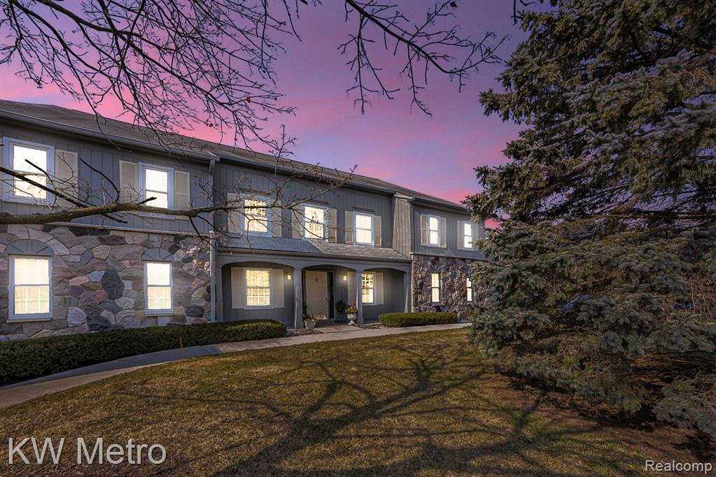 1695 Huntington Park, Unit D Rochester Hills, MI 48309 - Photo 2 of 24