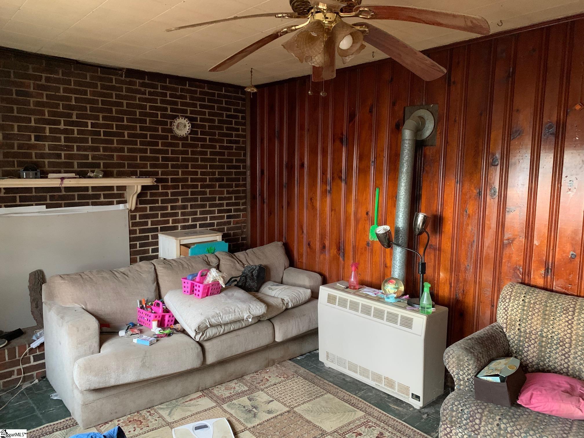 1028 West Georgia Road Woodruff, SC 29388 - Photo 20 of 24
