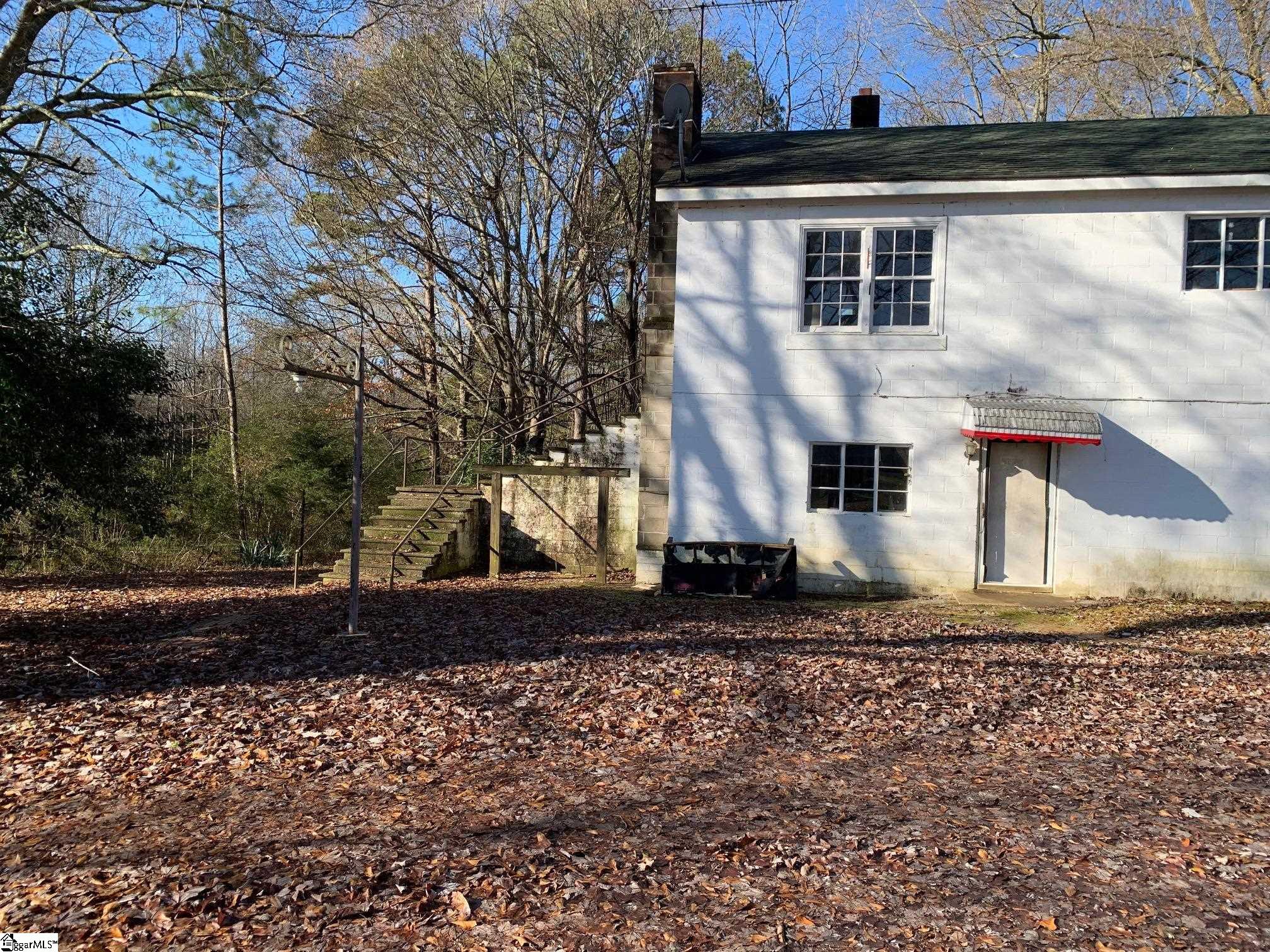1028 West Georgia Road Woodruff, SC 29388 - Photo 2 of 24