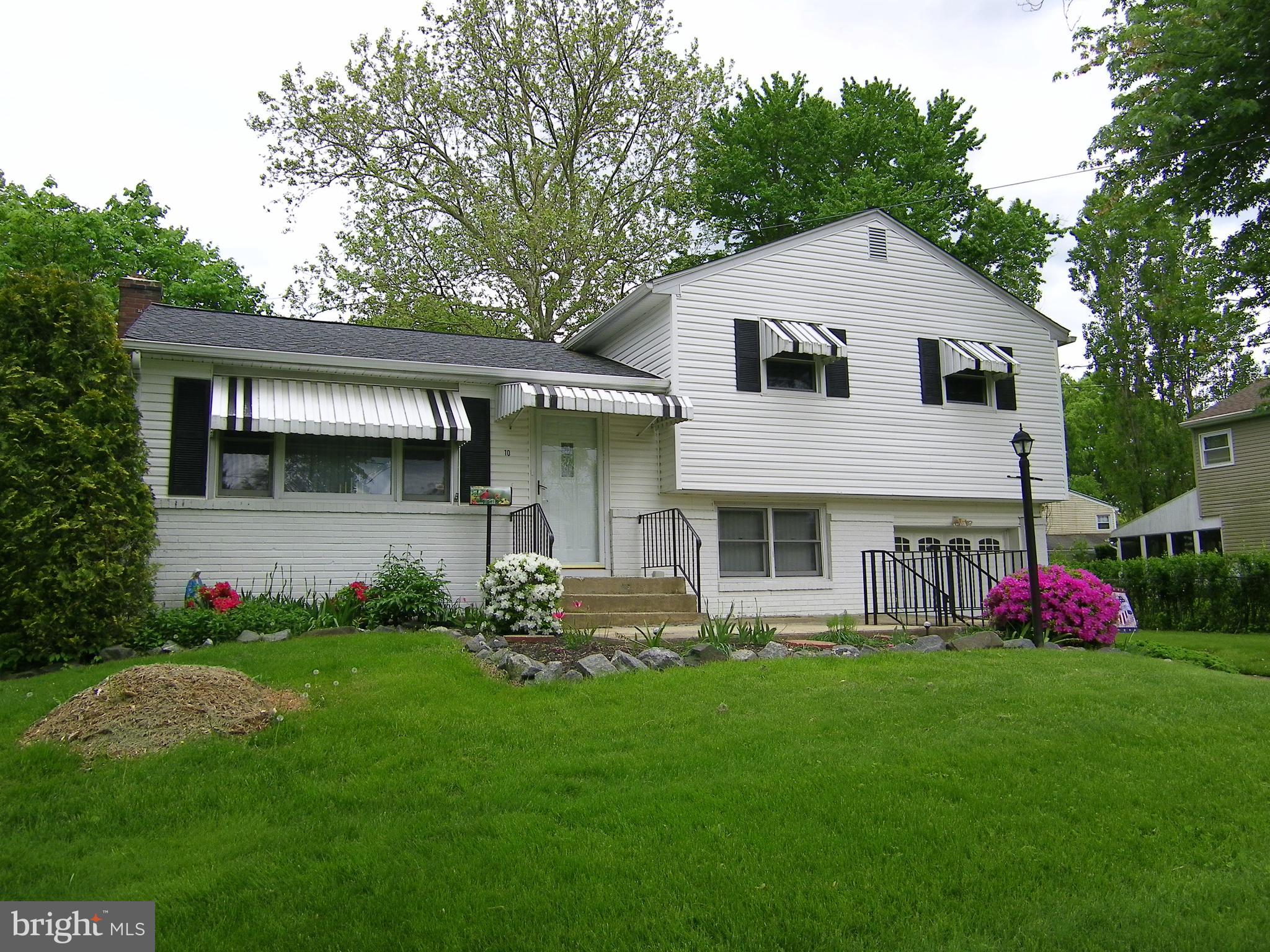 10 Sussex Road Mount Holly, NJ 08060 - Photo 2 of 5