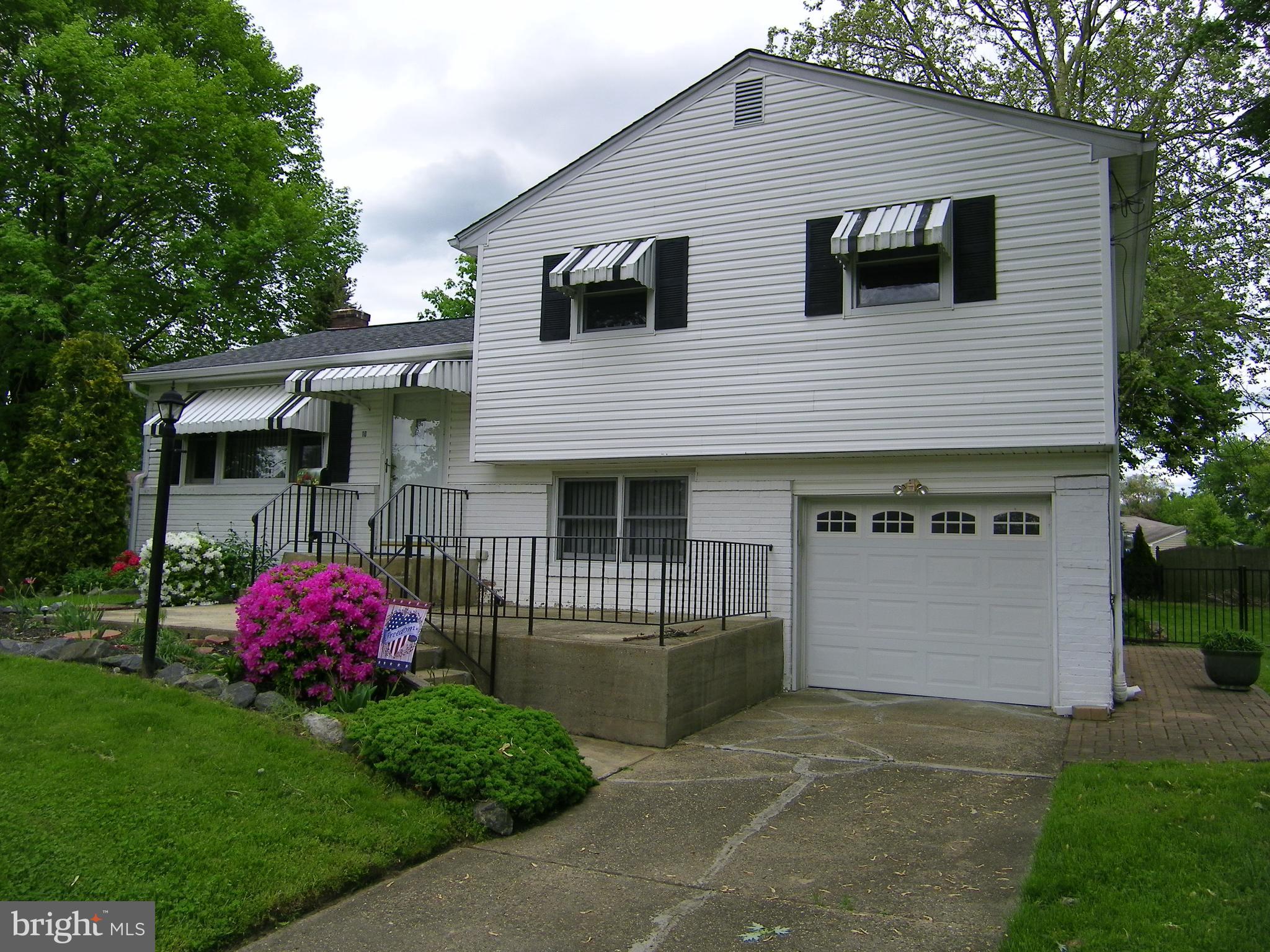 10 Sussex Road Mount Holly, NJ 08060 - Photo 3 of 5