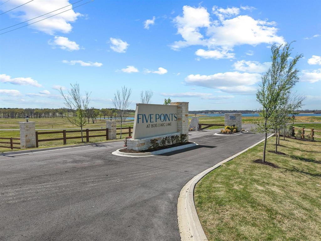 237 Lakeshore Terrace Windom, TX 75492 - Photo 34 of 35 a view of a street with an ocean