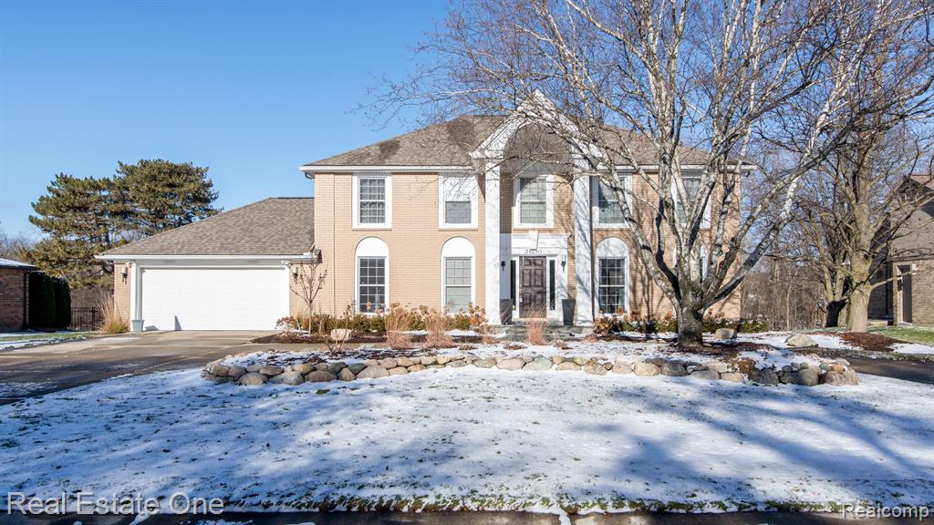 35280 Spring Hill Road Farmington Hills, MI 48331 - Photo 2 of 62