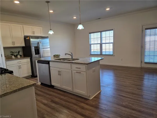 $2,550 | 123 Wickham Court, Clemmons, NC 27012