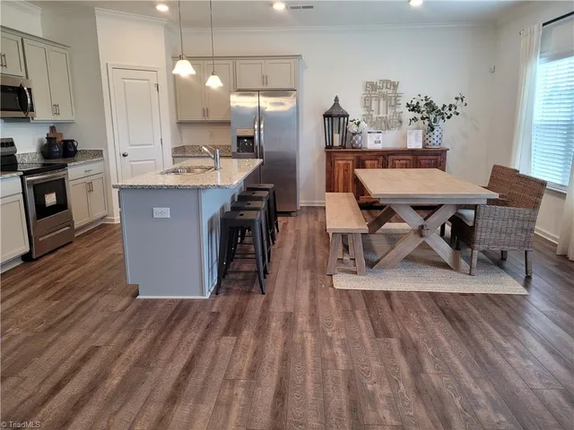 $2,550 | 123 Wickham Court, Clemmons, NC 27012