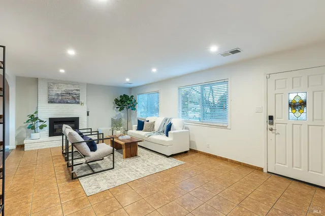 $779,000 | 111 South Franklin Street, Napa, CA 94559