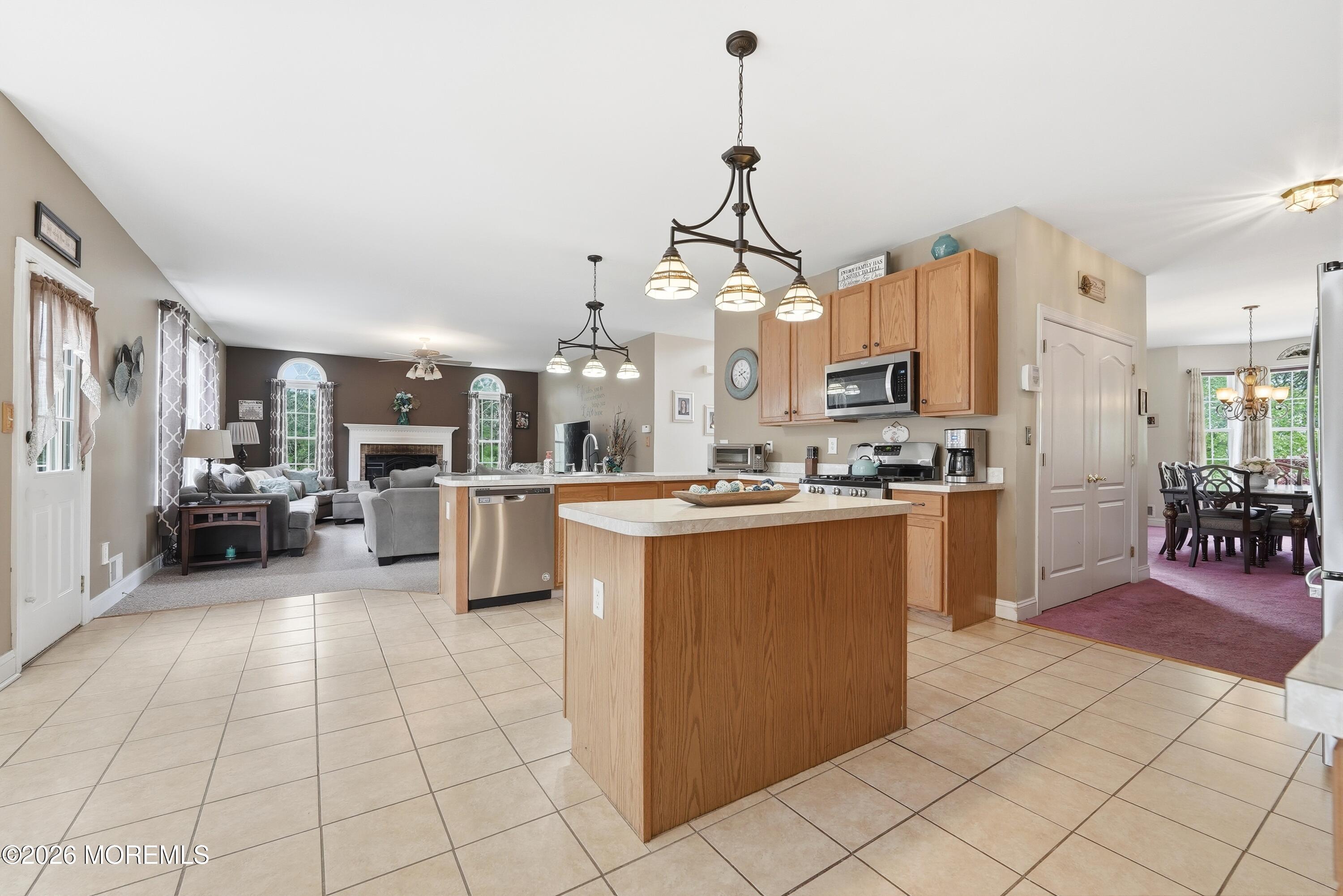 31 Conor Road Jackson, NJ 08527 - Photo 13 of 58 31_Conor_-David_024