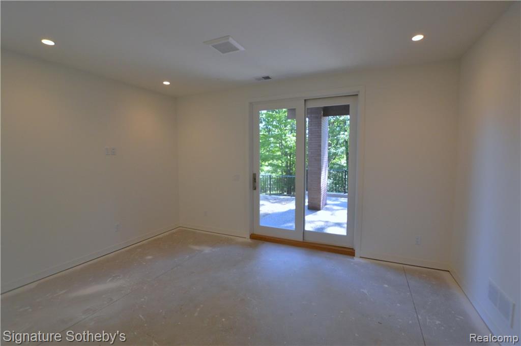 1426 Eastway Rochester Hills, MI 48306 - Photo 35 of 48