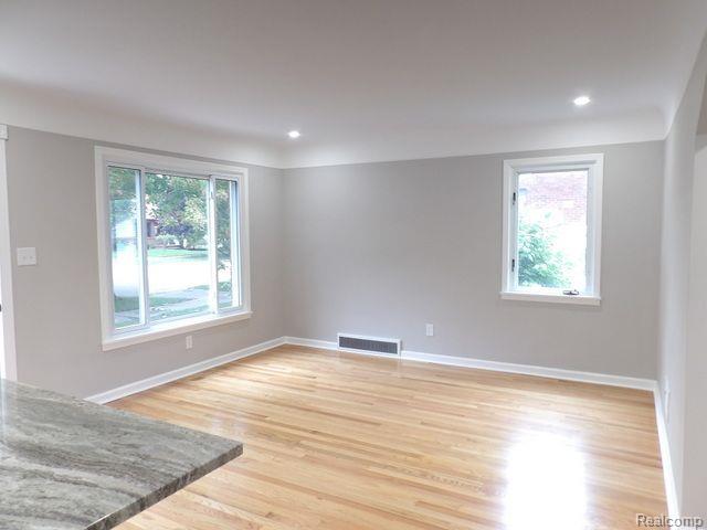 8331 Rosedale Boulevard Allen Park, MI 48101 - Photo 7 of 45 BEAUTIFUL REFINISHED HD. WD. FLOORS!