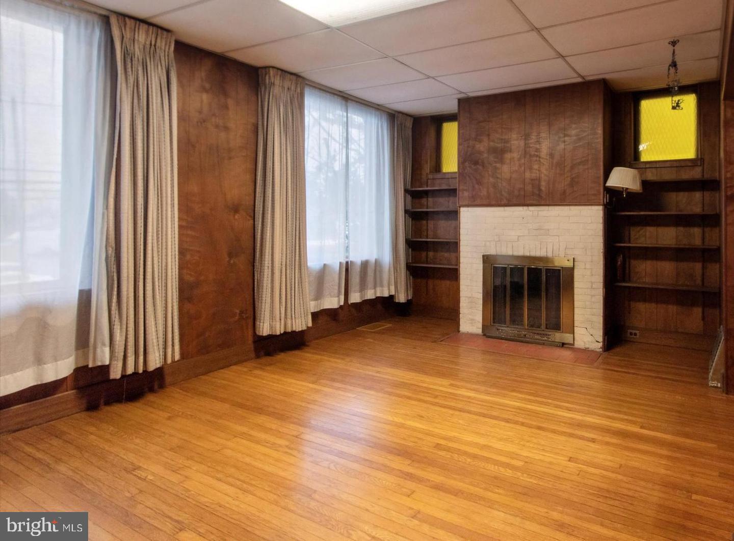 108 East Township Line Road Havertown, PA 19083 - Photo 16 of 36 Living room