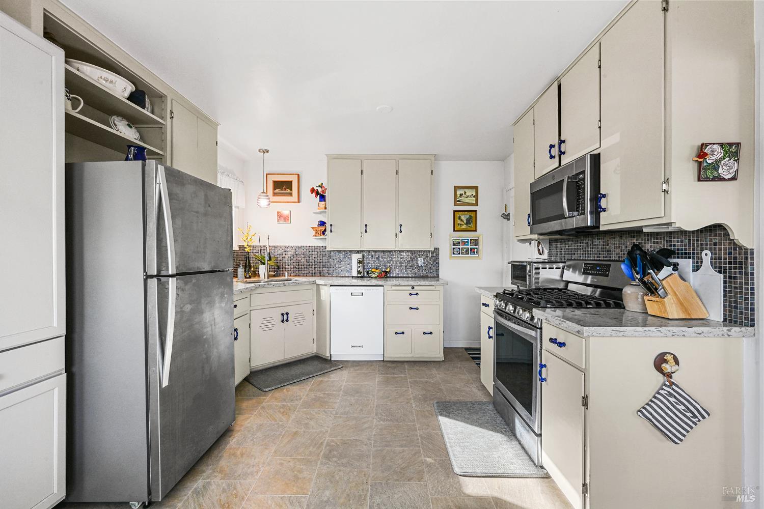 2003 Humboldt Street Santa Rosa, CA 95404 - Photo 11 of 52