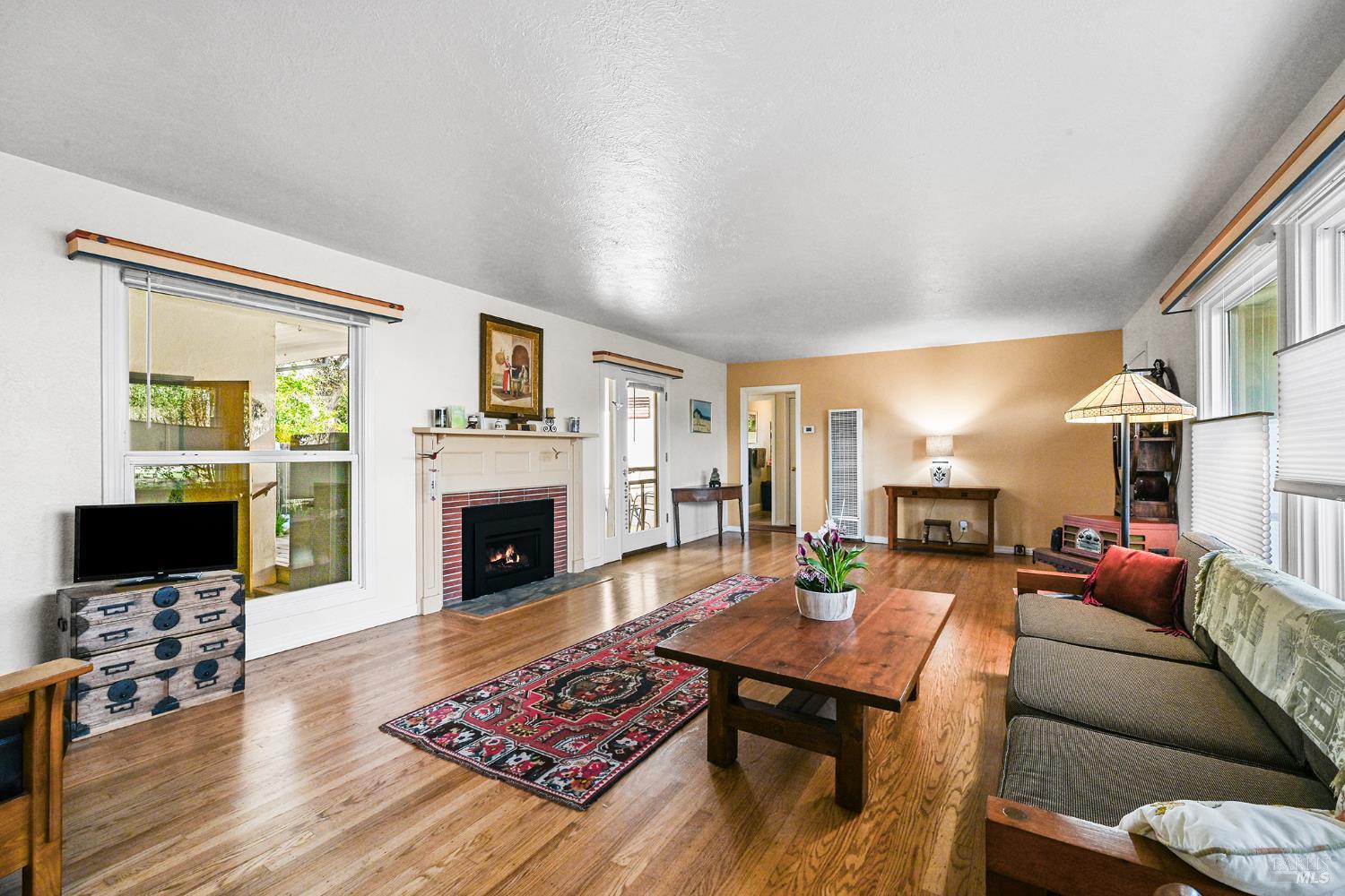 2003 Humboldt Street Santa Rosa, CA 95404 - Photo 7 of 52