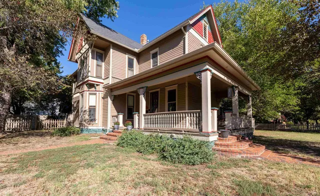 $360,000 | 901 North Gilman Street, Wichita, KS 67203