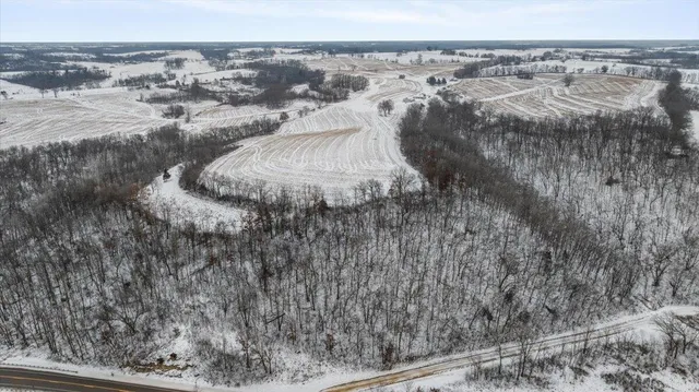 $1,650,000 | E8527 Nelson Road, Kickapoo, WI 54652