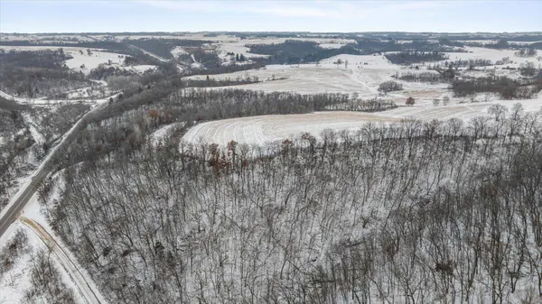 $1,650,000 | E8527 Nelson Road, Kickapoo, WI 54652