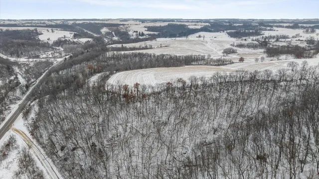 $1,650,000 | E8527 Nelson Road, Kickapoo, WI 54652