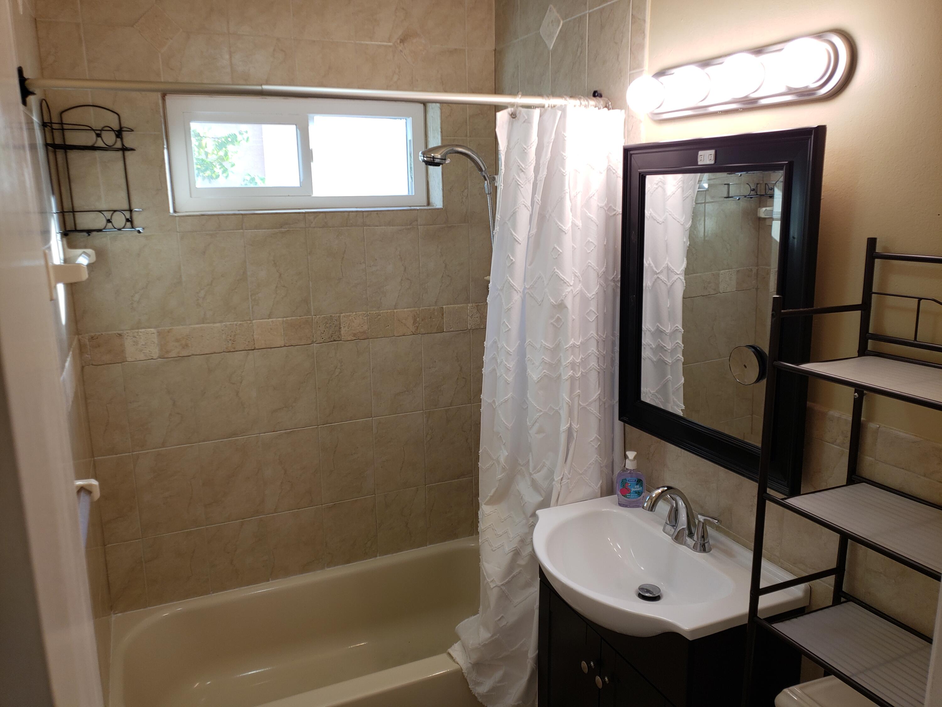 342 Hemlock Road West Palm Beach, FL 33409 - Photo 14 of 28 20231027_171447