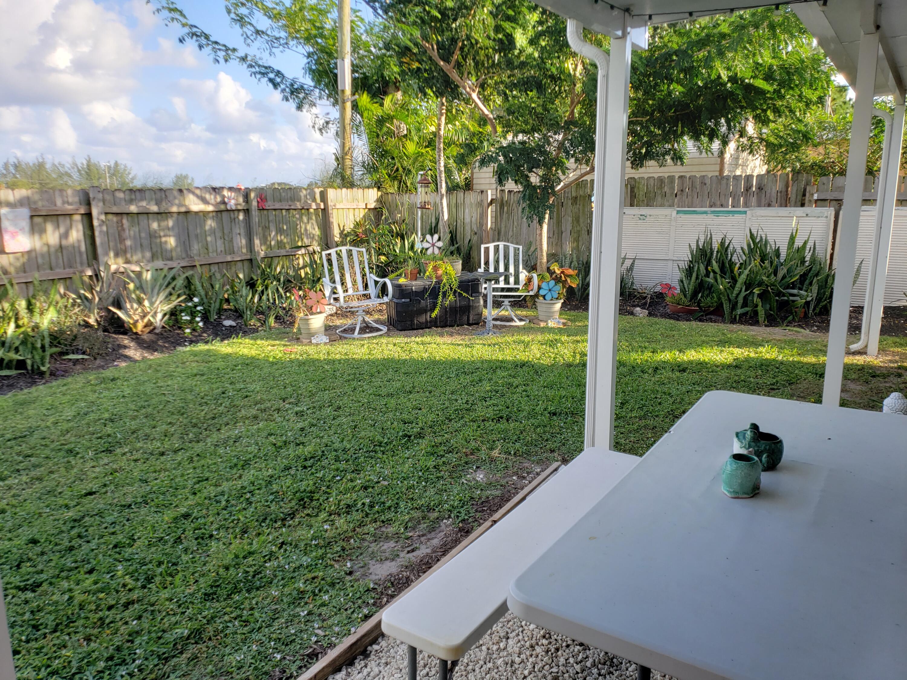 342 Hemlock Road West Palm Beach, FL 33409 - Photo 16 of 28 20231027_171610
