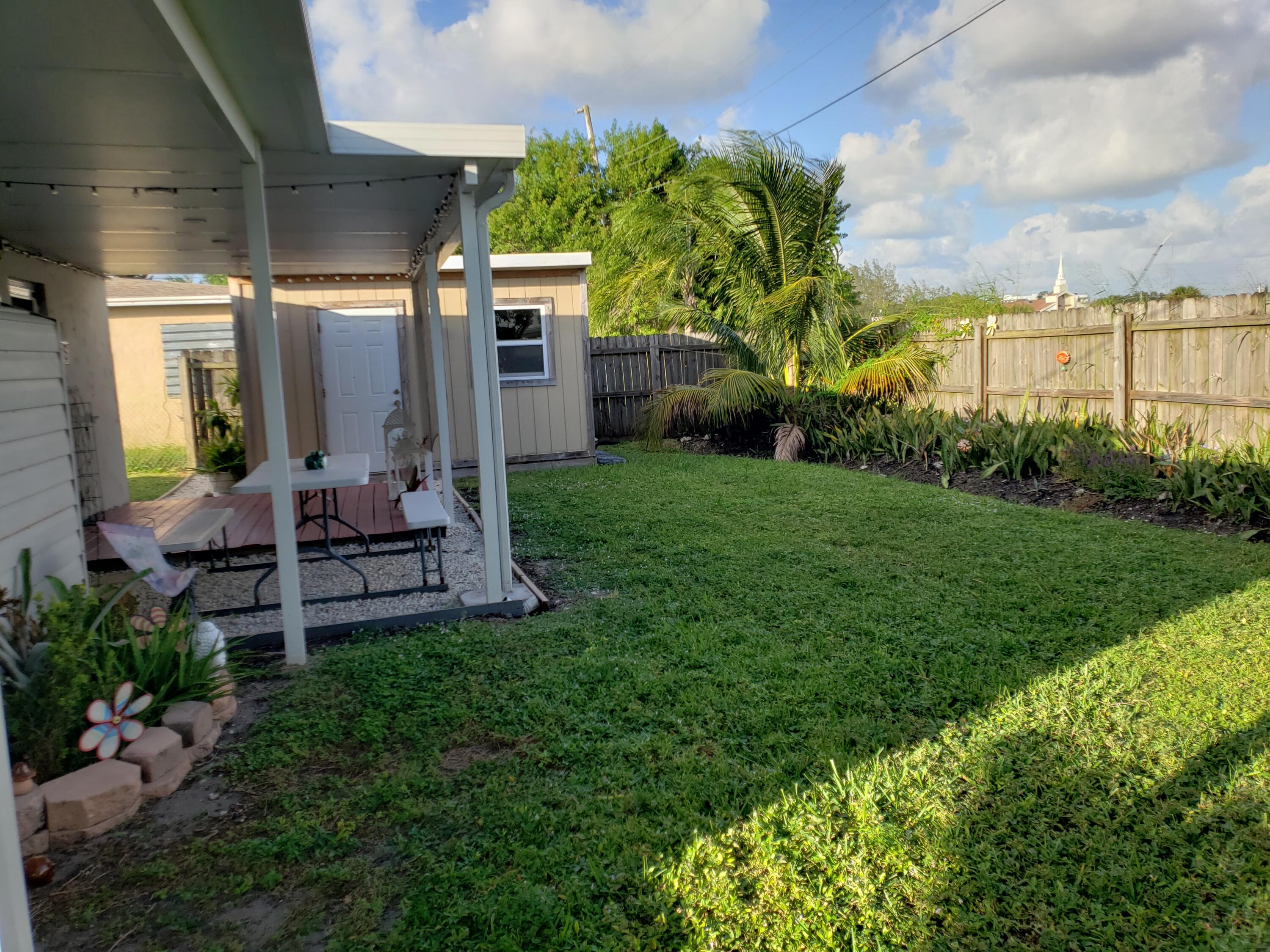 342 Hemlock Road West Palm Beach, FL 33409 - Photo 25 of 28 20231027_171925