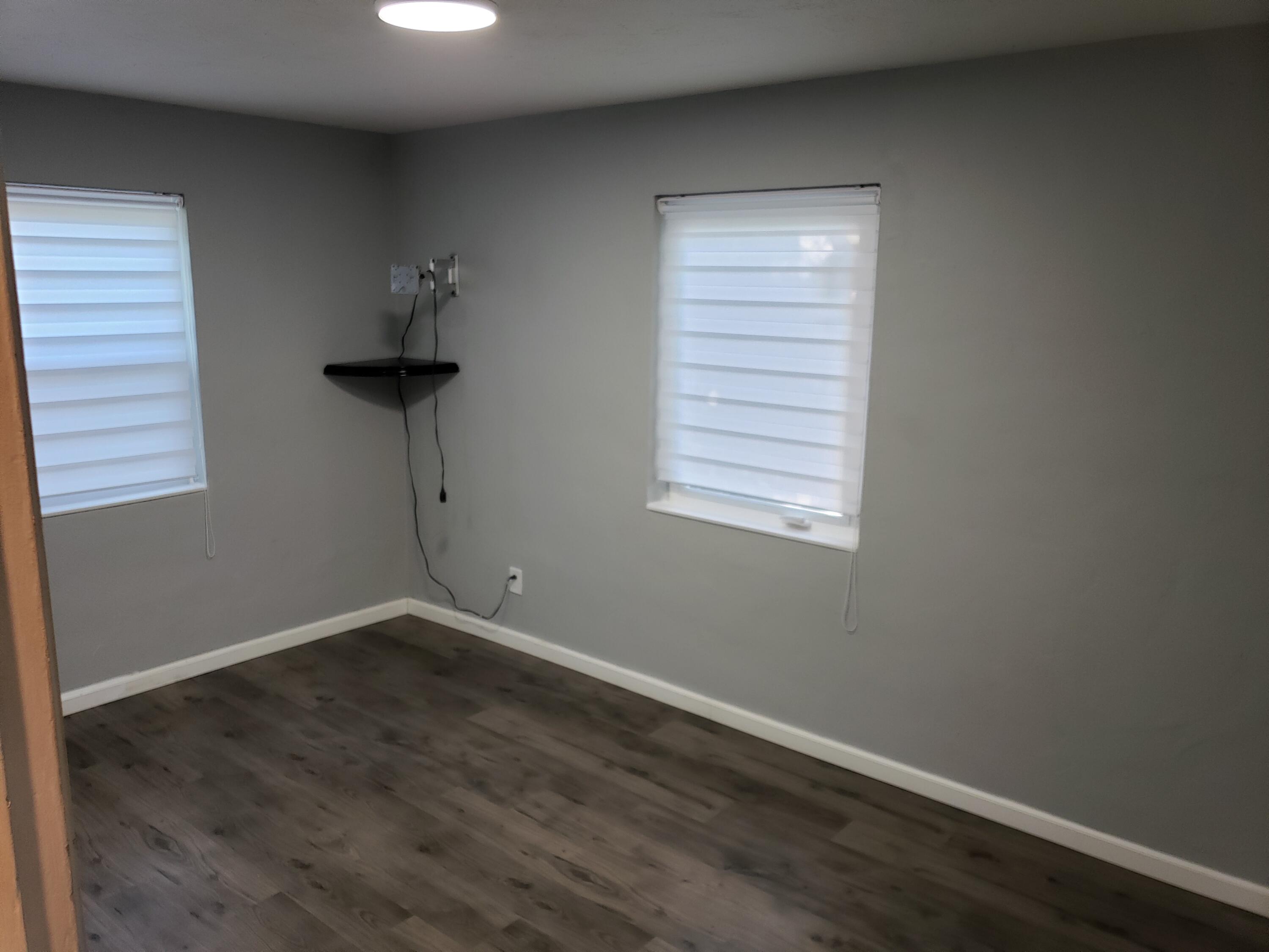 342 Hemlock Road West Palm Beach, FL 33409 - Photo 10 of 28 20231027_171354
