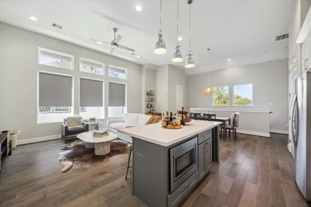 $2,550 | 9414 Campbell Road, Unit F, Houston, TX 77080