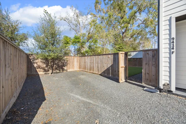 $2,550 | 9414 Campbell Road, Unit F, Houston, TX 77080