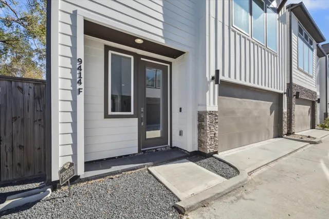 $2,550 | 9414 Campbell Road, Unit F, Houston, TX 77080