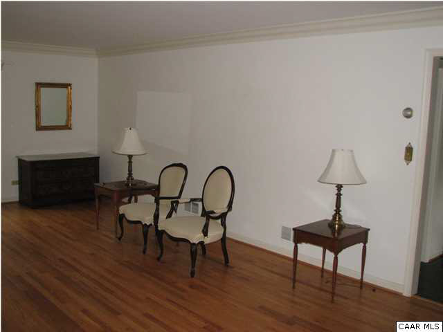 104 Surrey Road Charlottesville, VA 22901 - Photo 4 of 27 Gallery Image 4