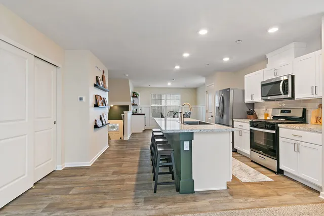 $334,900 | 1103 Briar Gln Court, Unit 1103, Hampshire, IL 60140