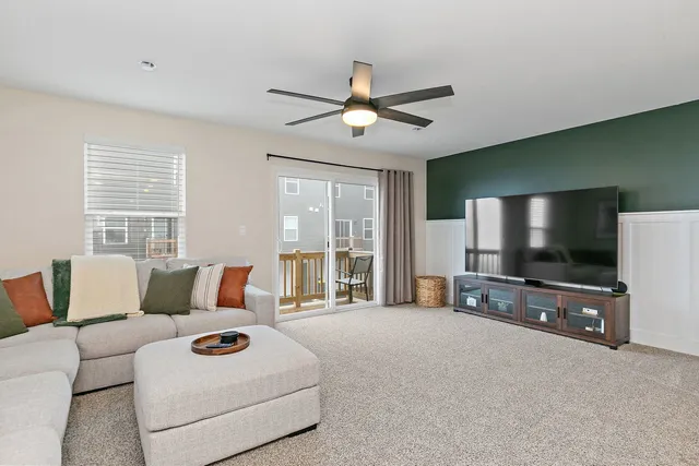 $334,900 | 1103 Briar Gln Court, Unit 1103, Hampshire, IL 60140