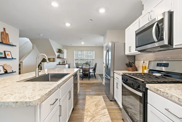 $334,900 | 1103 Briar Gln Court, Unit 1103, Hampshire, IL 60140