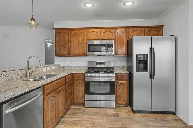 $2,000 | 10925 Caldwell Lane, Fort Worth, TX 76179