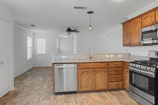 $2,000 | 10925 Caldwell Lane, Fort Worth, TX 76179