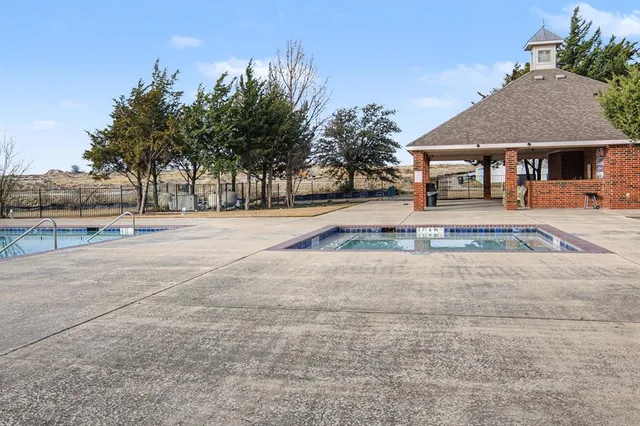 $2,000 | 10925 Caldwell Lane, Fort Worth, TX 76179