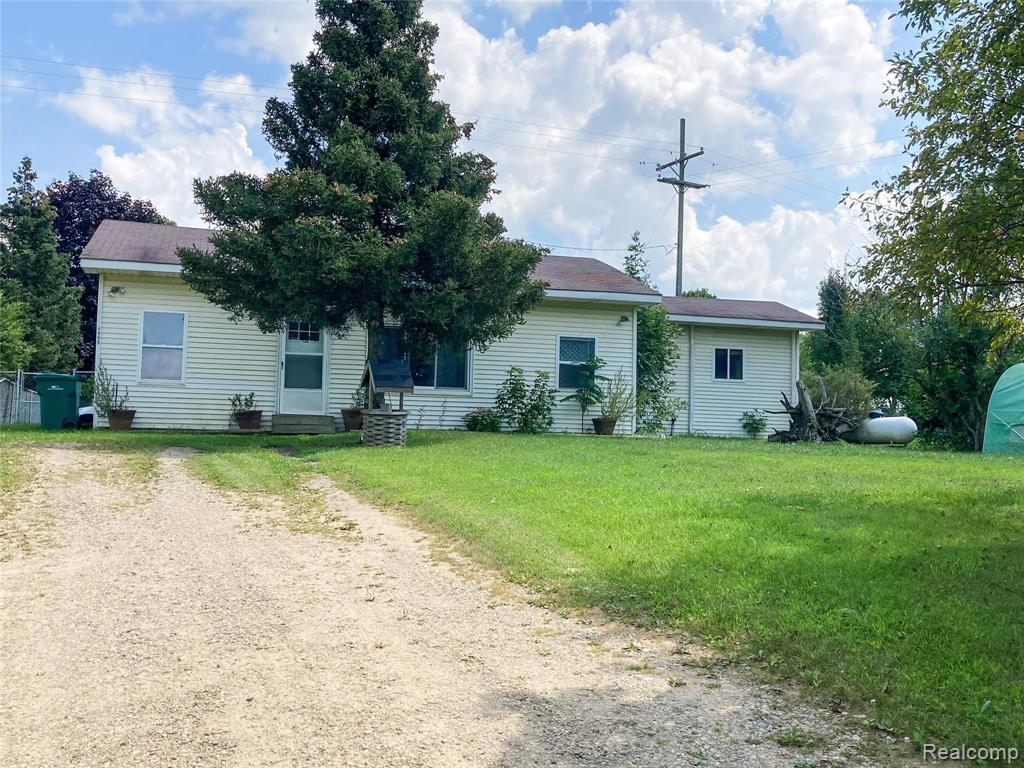 4900 Old State Road North Branch, MI 48461 - Photo 1 of 10