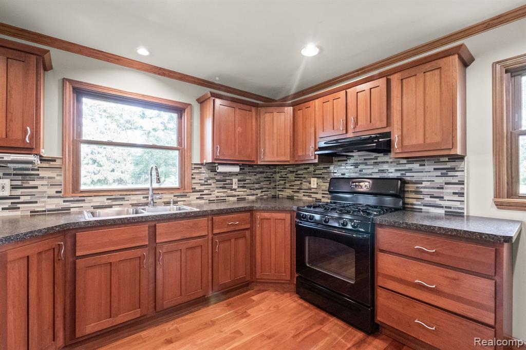 1057 Capac Road Allenton, MI 48002 - Photo 9 of 23
