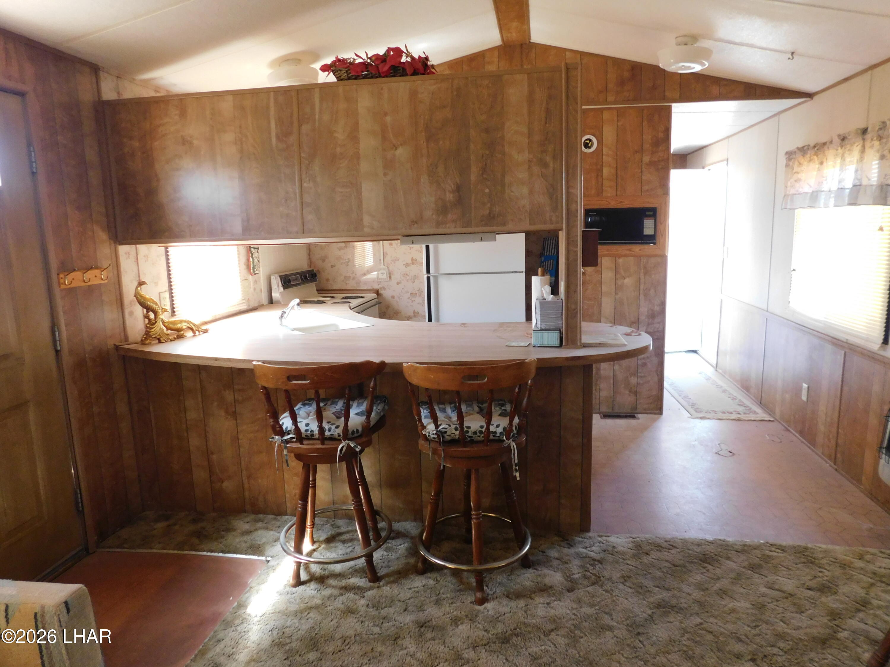 1040 West Pyramid Street Quartzsite, AZ 85346 - Photo 29 of 41 Breakfast bar