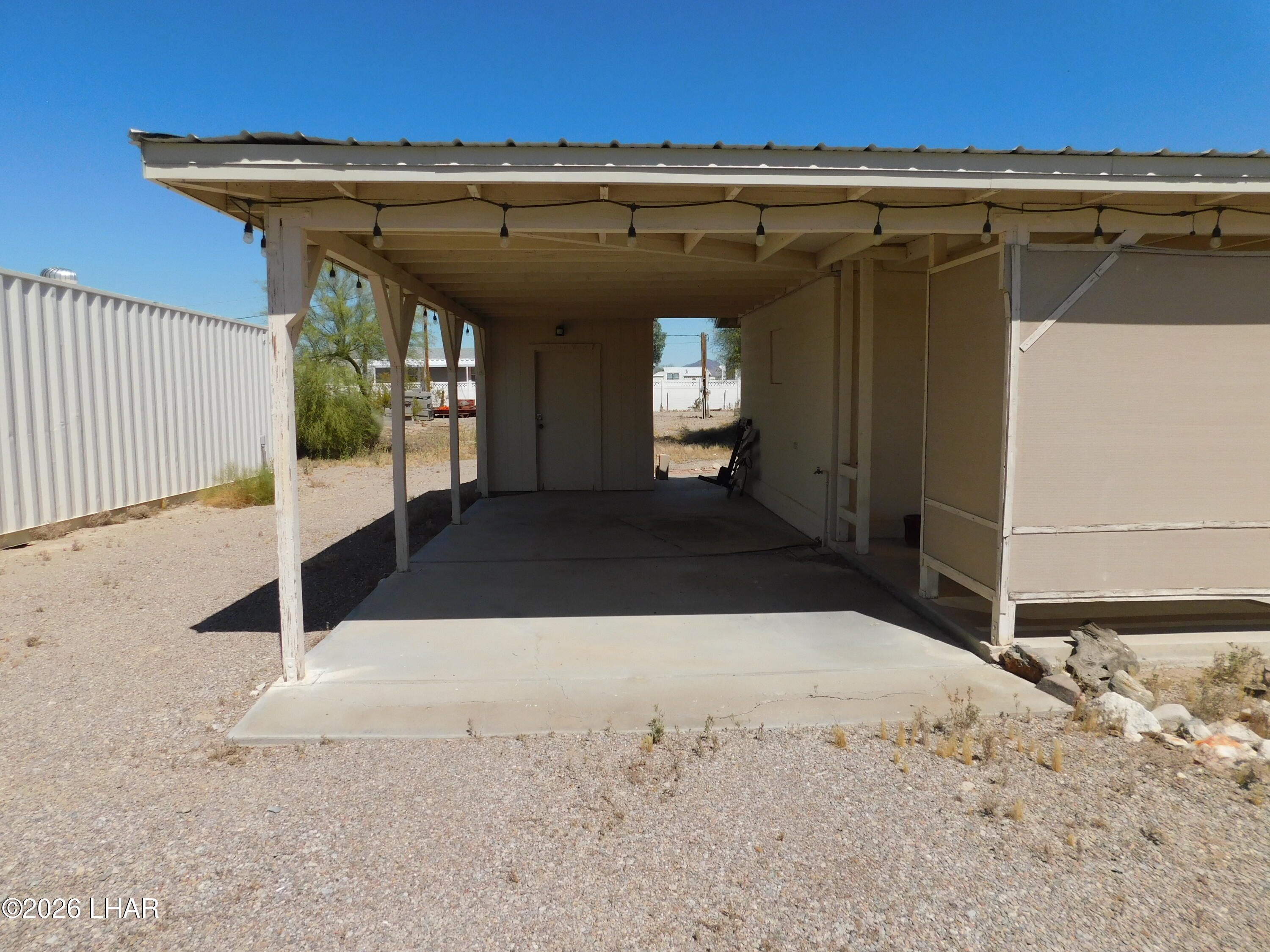 1040 West Pyramid Street Quartzsite, AZ 85346 - Photo 38 of 41 Carport