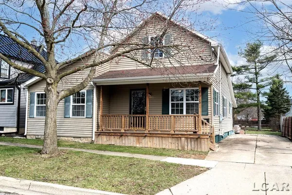 $179,900 | 1015 East Hunt Street, Adrian, MI 49221