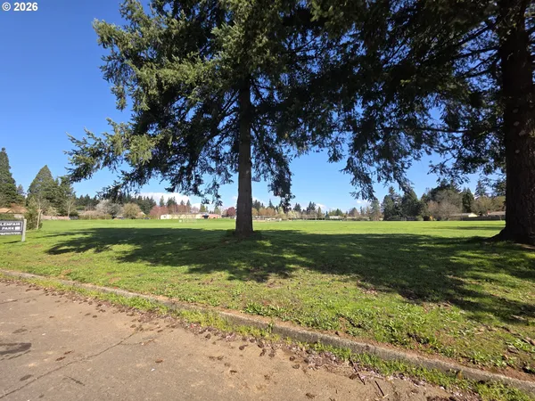 $489,000 | 15544 Northeast Couch Street, Portland, OR 97230