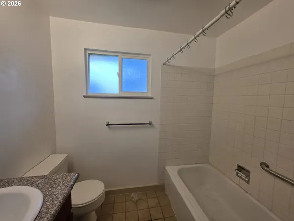 $489,000 | 15544 Northeast Couch Street, Portland, OR 97230