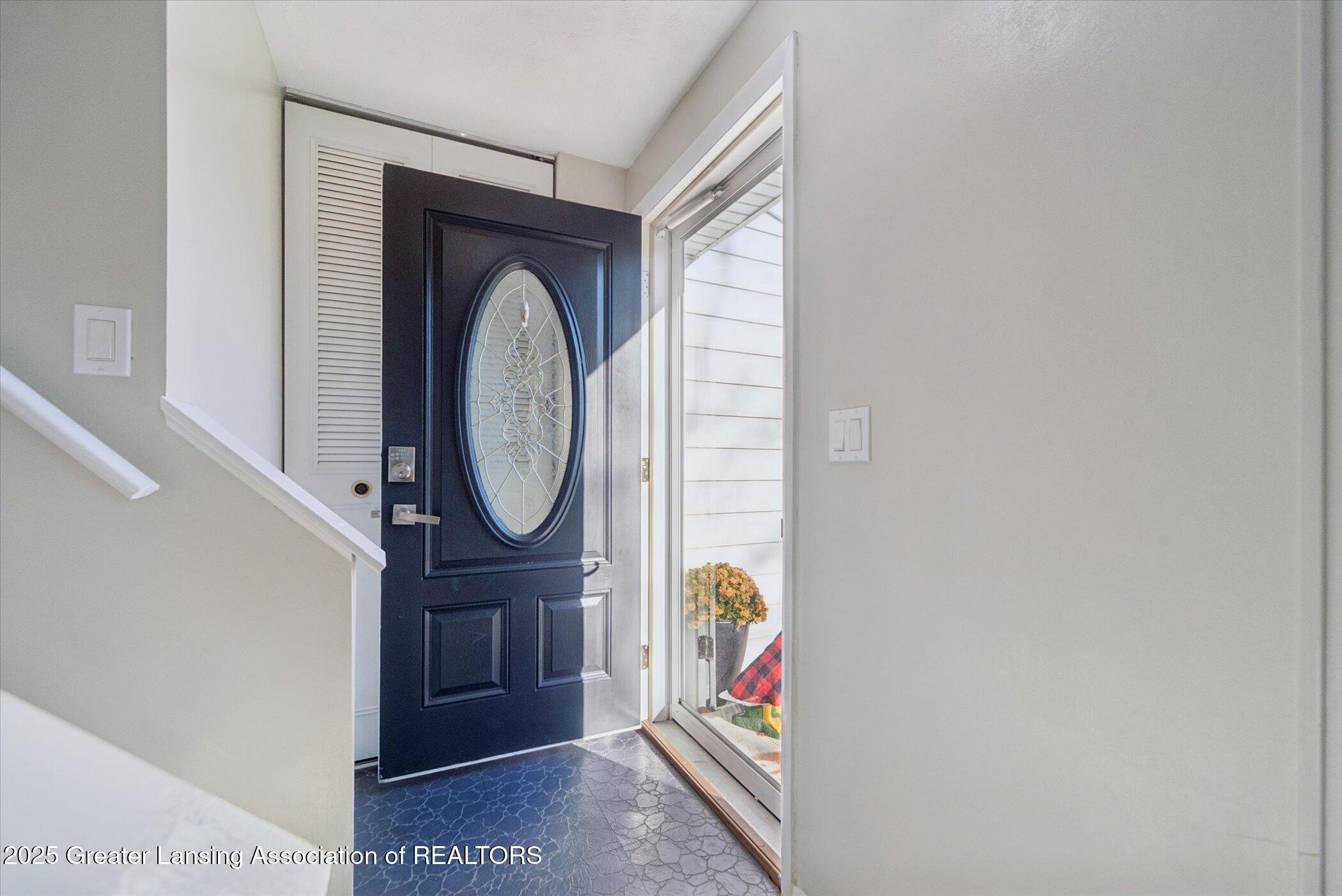 1017 Coolidge Road Lansing, MI 48912 - Photo 6 of 39 06-1017 Coolidge Rd Lansing, MI 48912-W