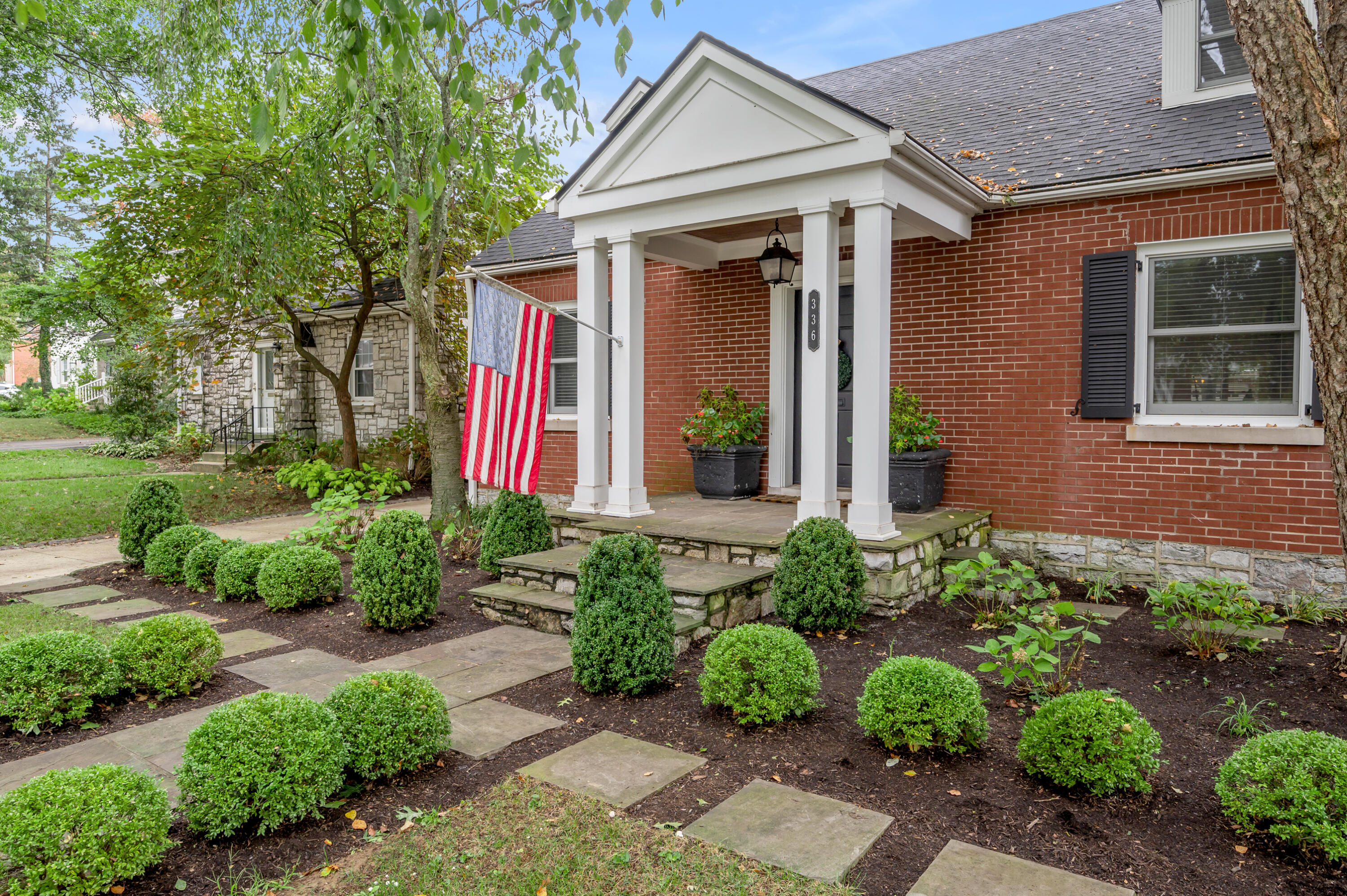 336 Cochran Road Lexington, KY 40502 - Photo 4 of 109 TDB_8375