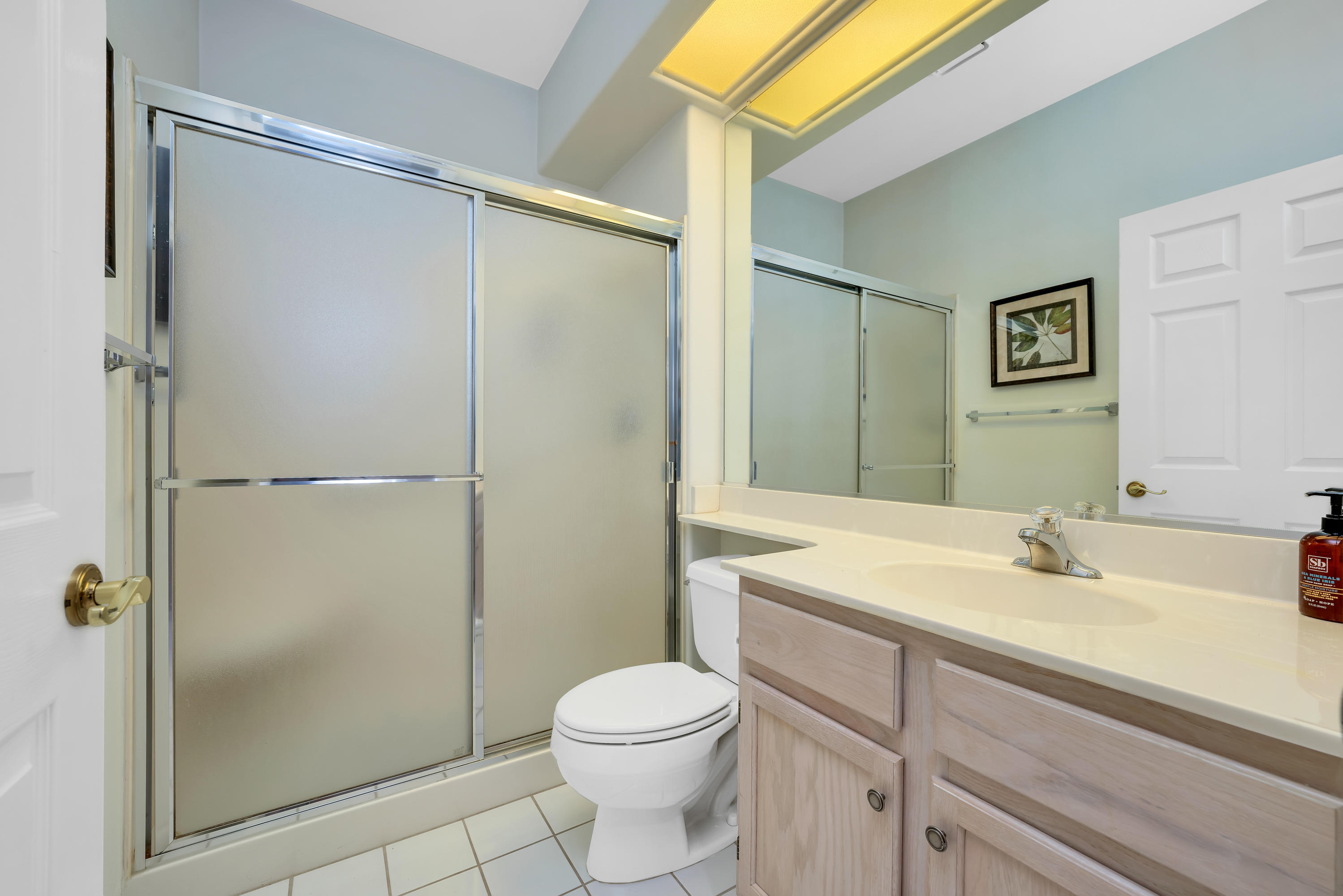 37395 Purple Shadow Road Palm Desert, CA 92211 - Photo 18 of 19 a bathroom with a sink toilet and shower