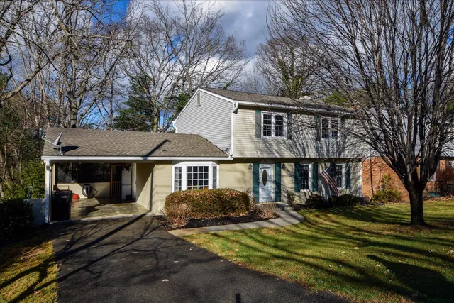 $389,950 | 5811 Penguin Drive, Roanoke, VA 24018