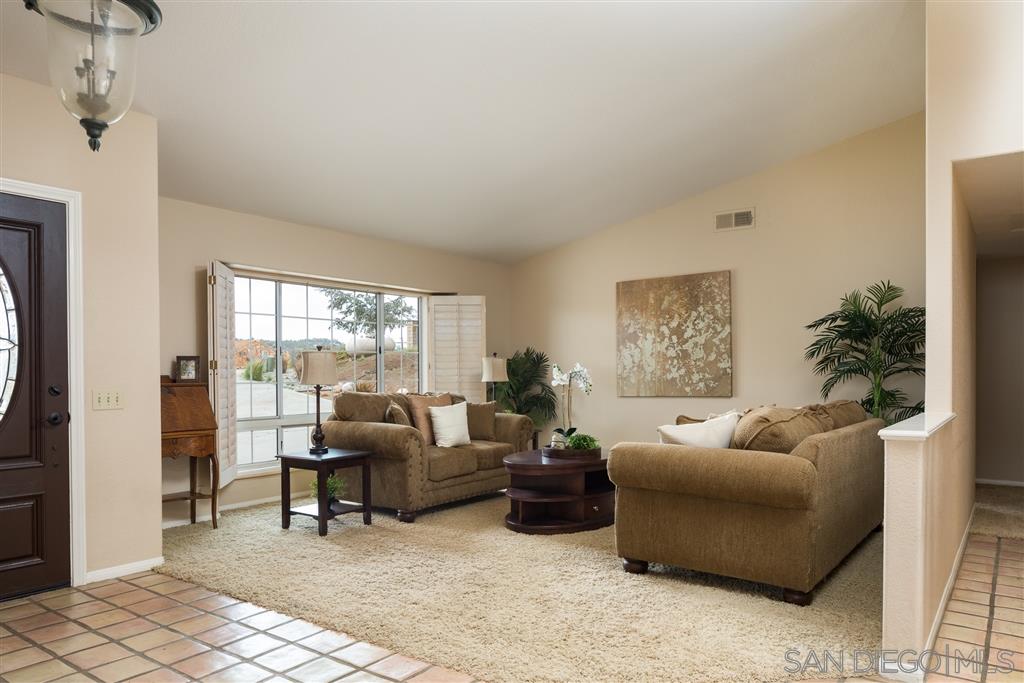 15476 Markar Road Poway, CA 92064 - Photo 4 of 25