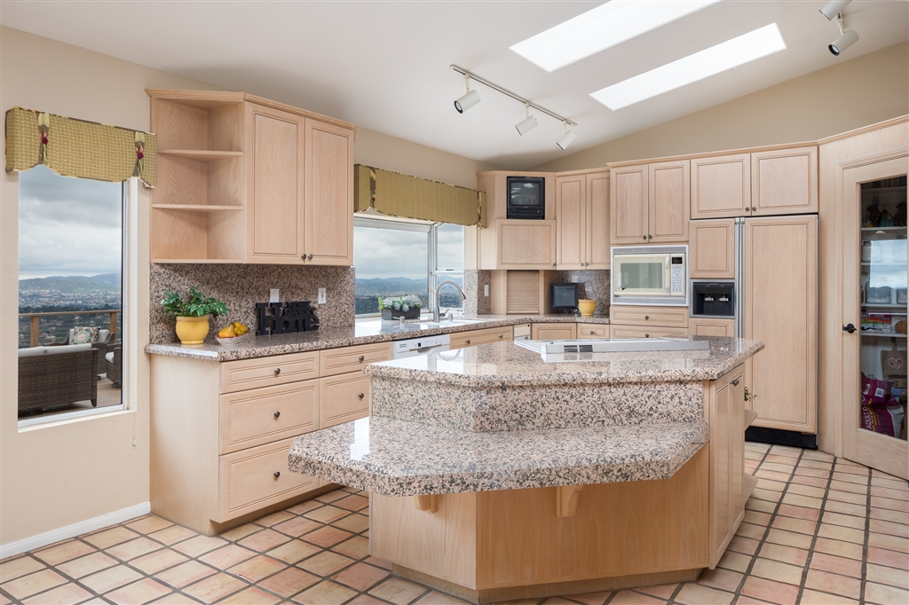 15476 Markar Road Poway, CA 92064 - Photo 7 of 25
