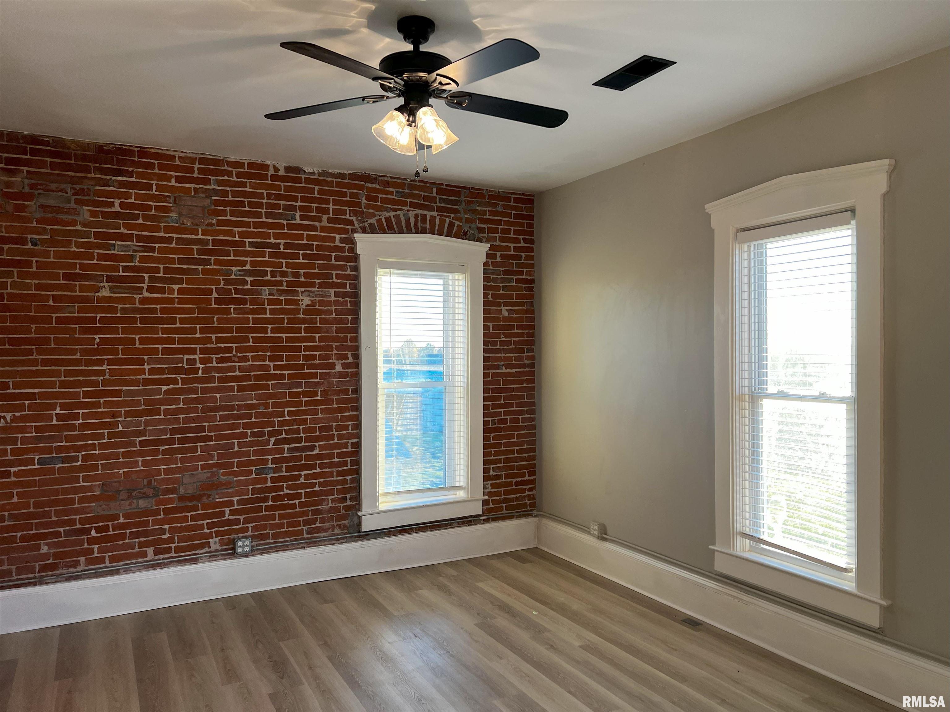 3540 Payson Road Quincy, IL 62305 - Photo 17 of 25 Gallery Image 17